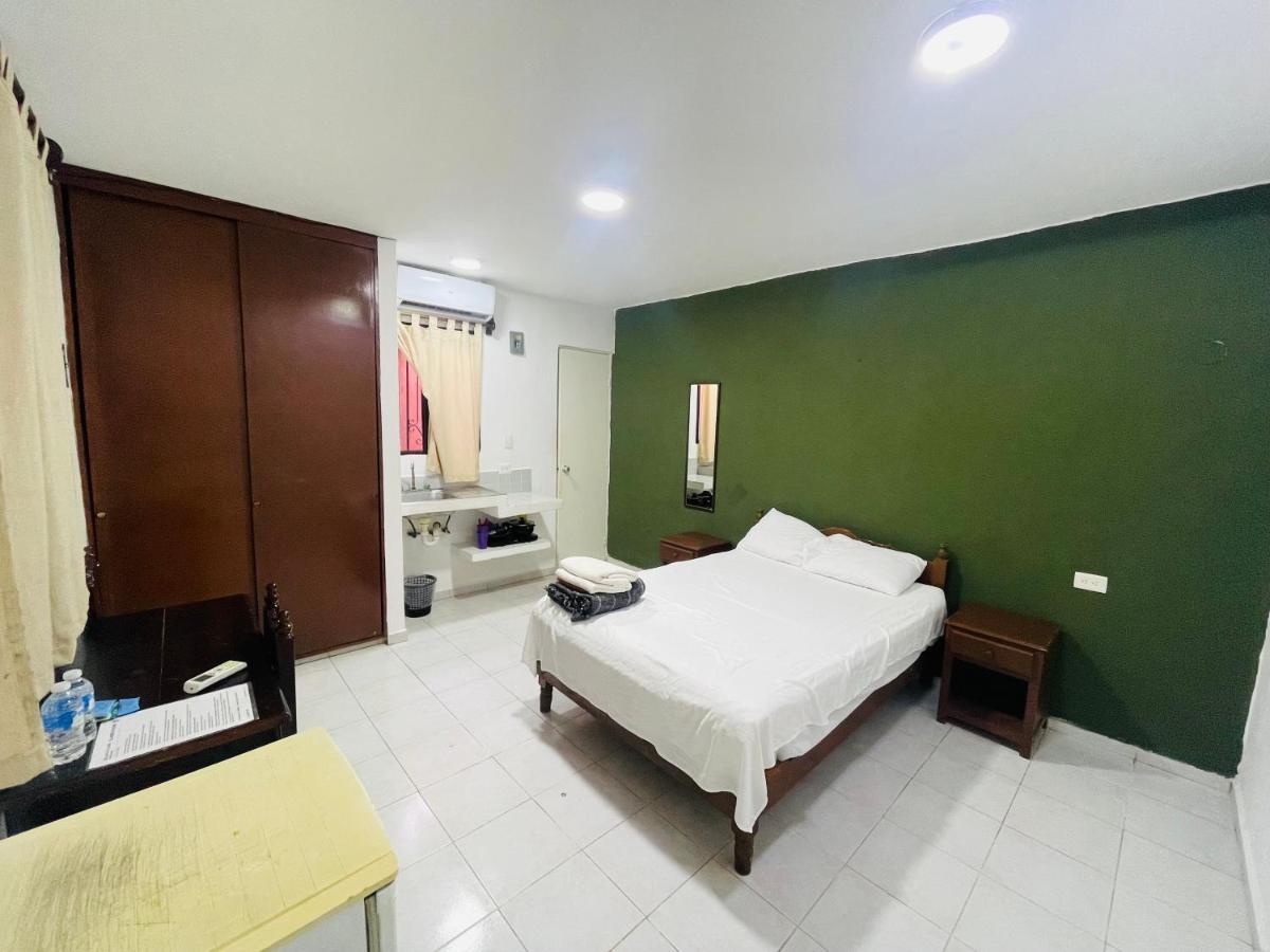 Calaveritas Rooms Плая-дель-Кармен Экстерьер фото