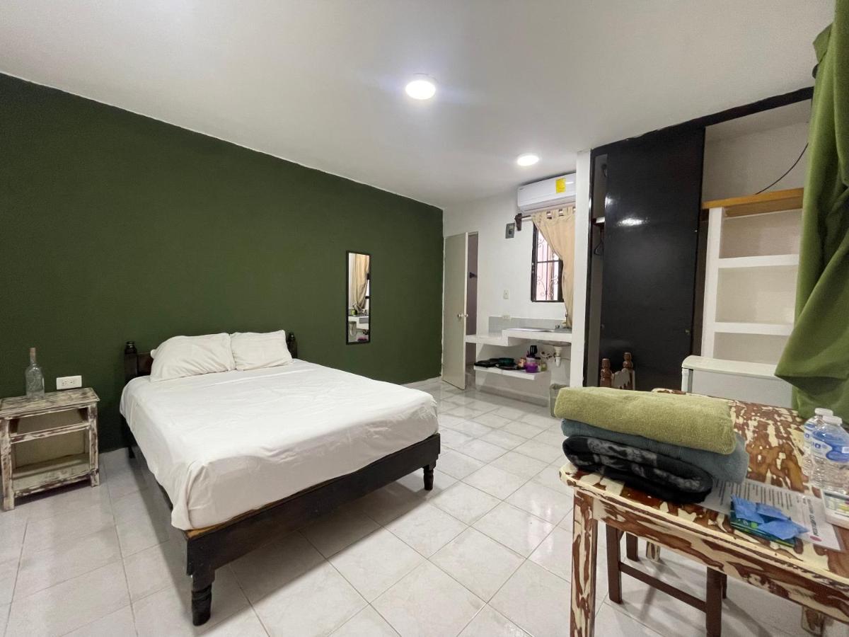 Calaveritas Rooms Плая-дель-Кармен Экстерьер фото