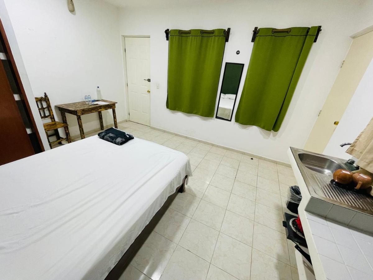 Calaveritas Rooms Плая-дель-Кармен Экстерьер фото