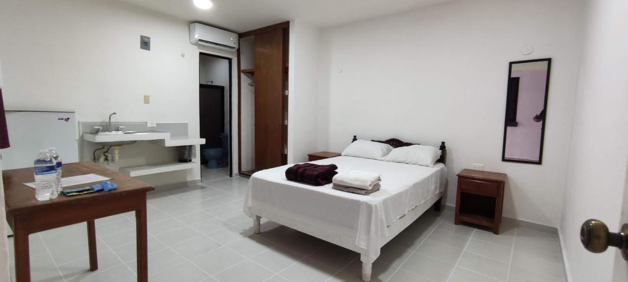 Calaveritas Rooms Плая-дель-Кармен Экстерьер фото